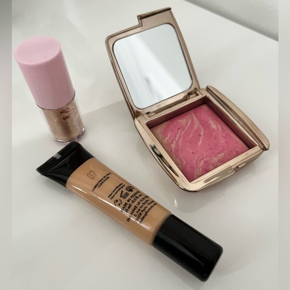 Makeup  Bundle! Hourglass blush, Colorgram eyeshadow, Makeup Forever concealer - Picture 2 of 3